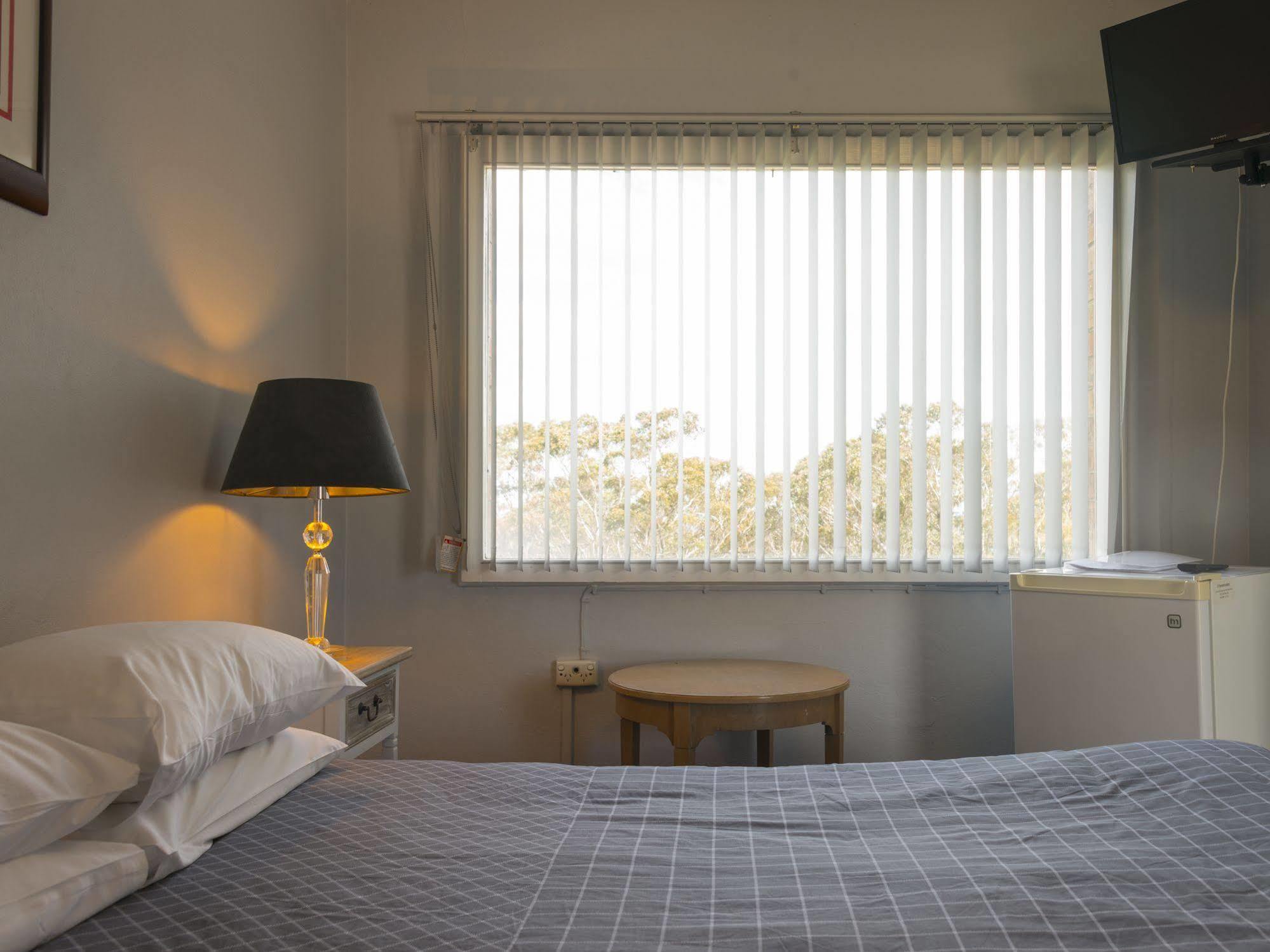 Blue Mountains Highway Motel Катумба Екстер'єр фото